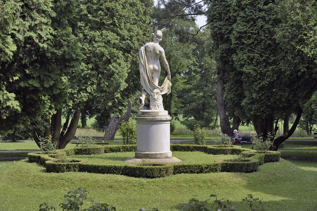 Hermes-Statue im Lainzer Tiergarten