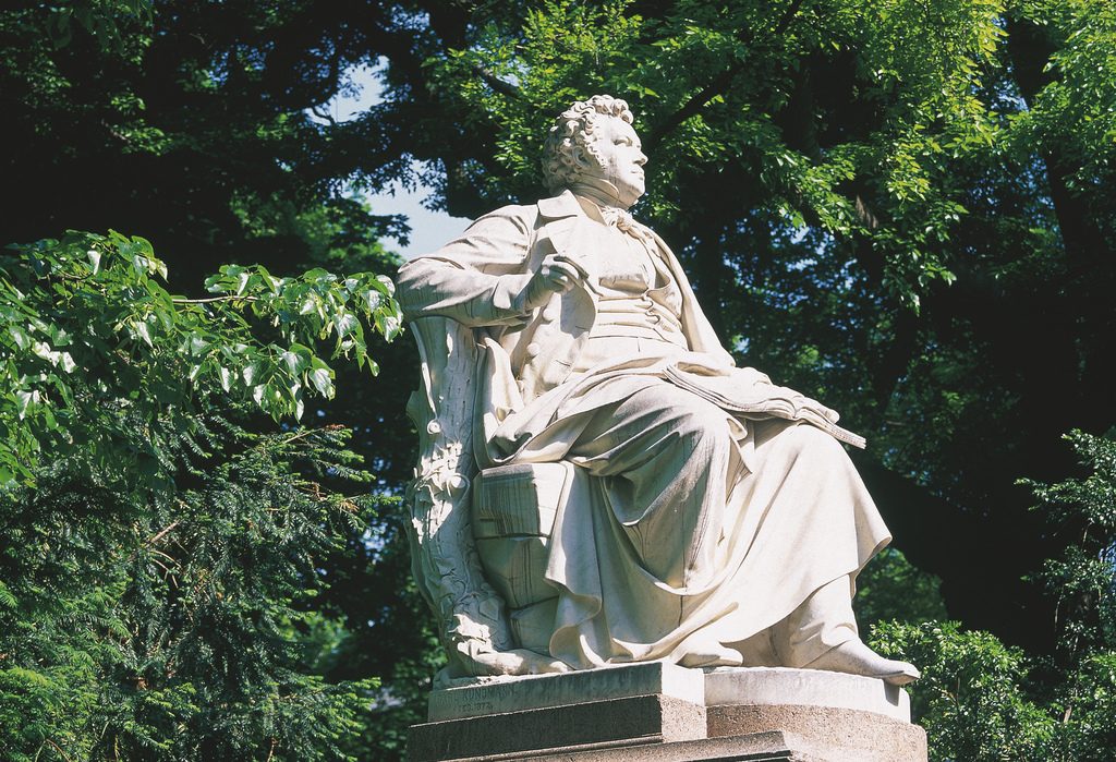 Anblick des Franz Schubert Denkmals im Stadtpark in Wien