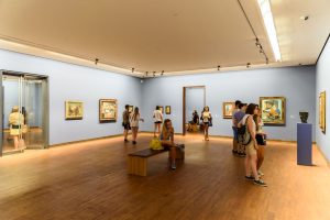Austellung von Gemälden in der Albertina inkl. BesucherInnen