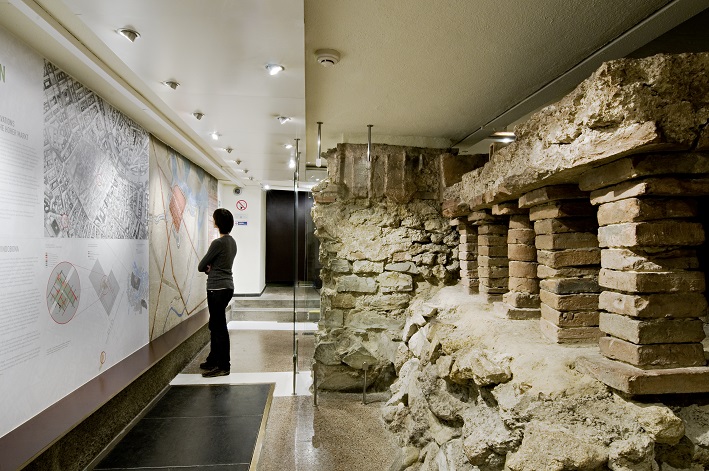 Dauerausstellung im Museum mit Karten der Altstadt