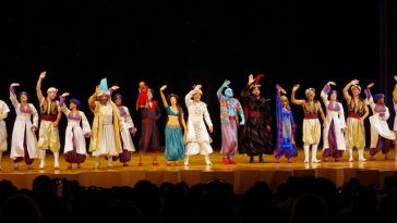 Darsteller des Musicals Aladdin