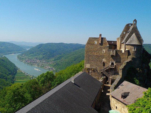 Blick von der Burgruine auf das Donautal Wachau