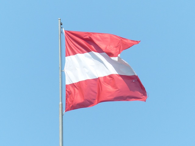 Wie entstand die Flagge Österreichs?